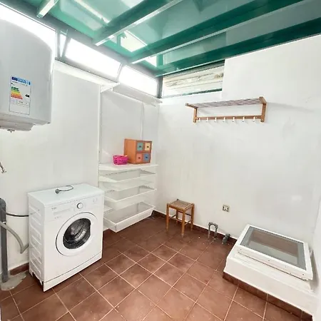 Vakantiehuis Casa Rosa Close To The Beach *